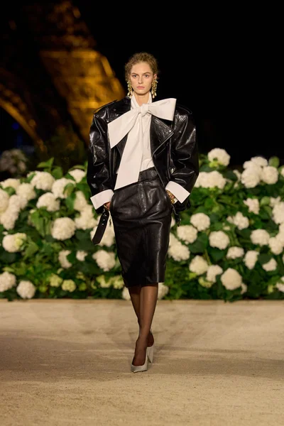 Look 1